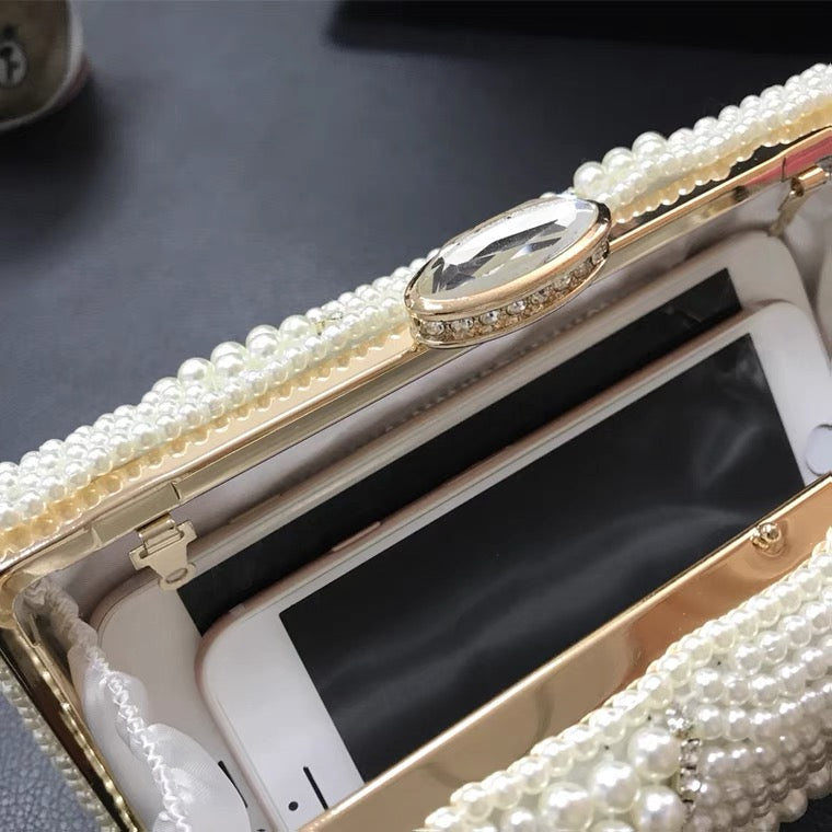 Violeta Pearl Clutch